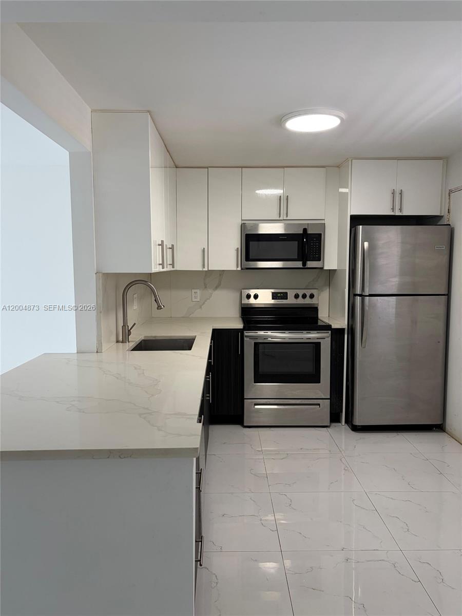 ROLLING GREEN CONDO D - Residential