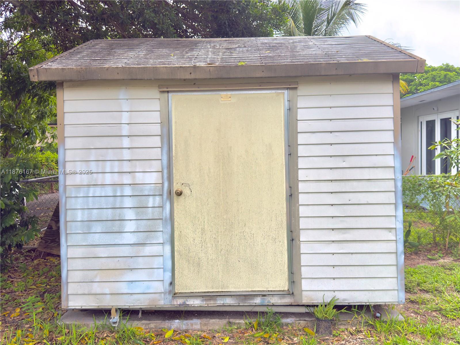 CRESTWOOD - Residential