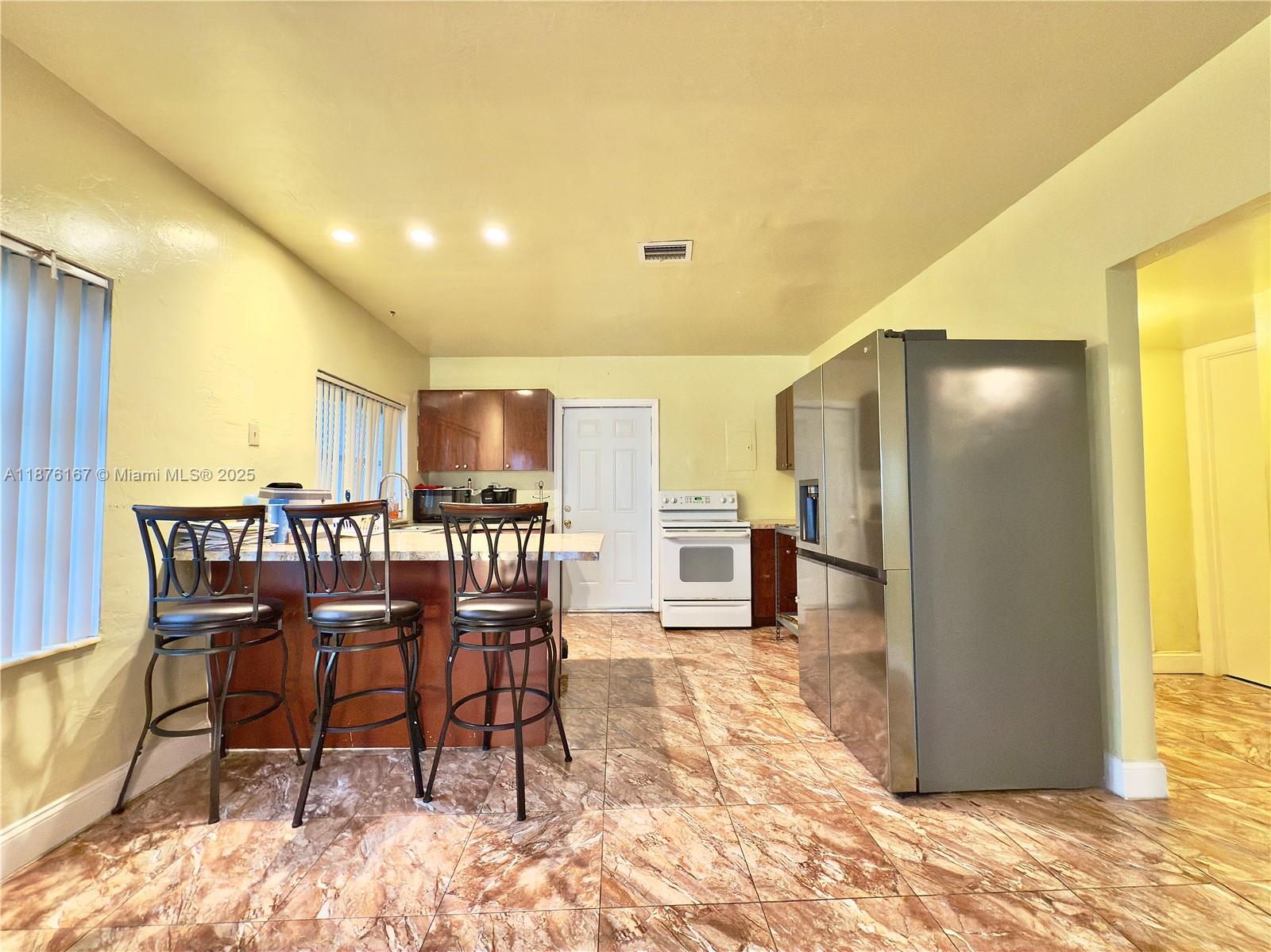 CRESTWOOD - Residential