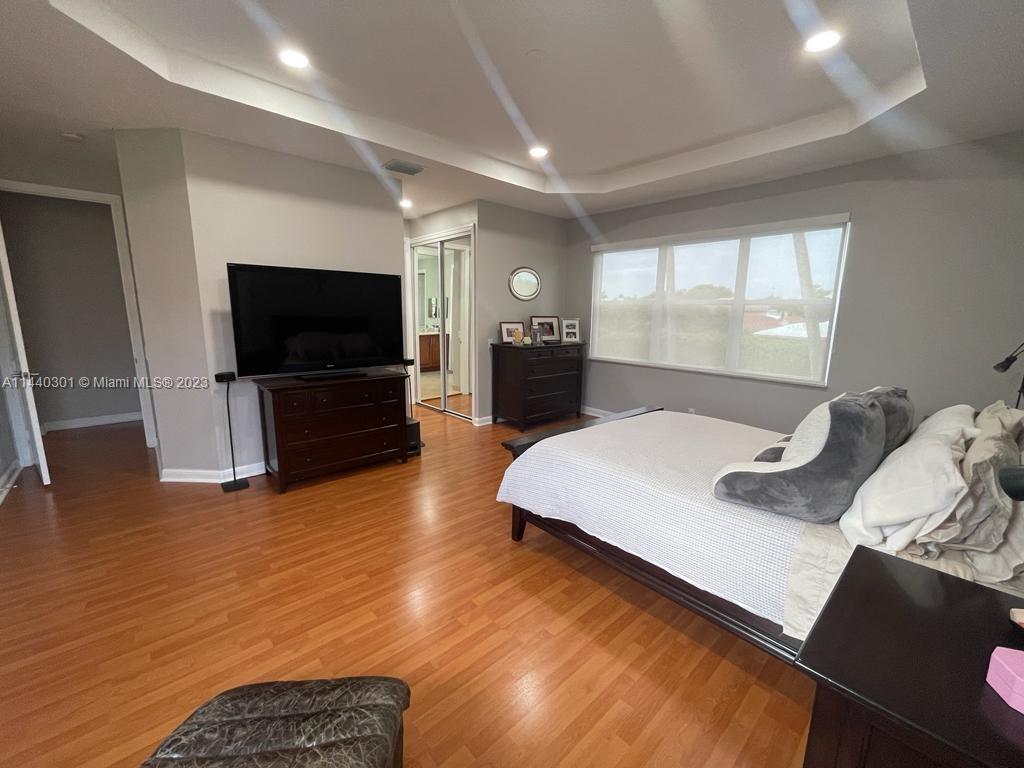 POD 7 AT MONARCH LAKES - Residential Lease