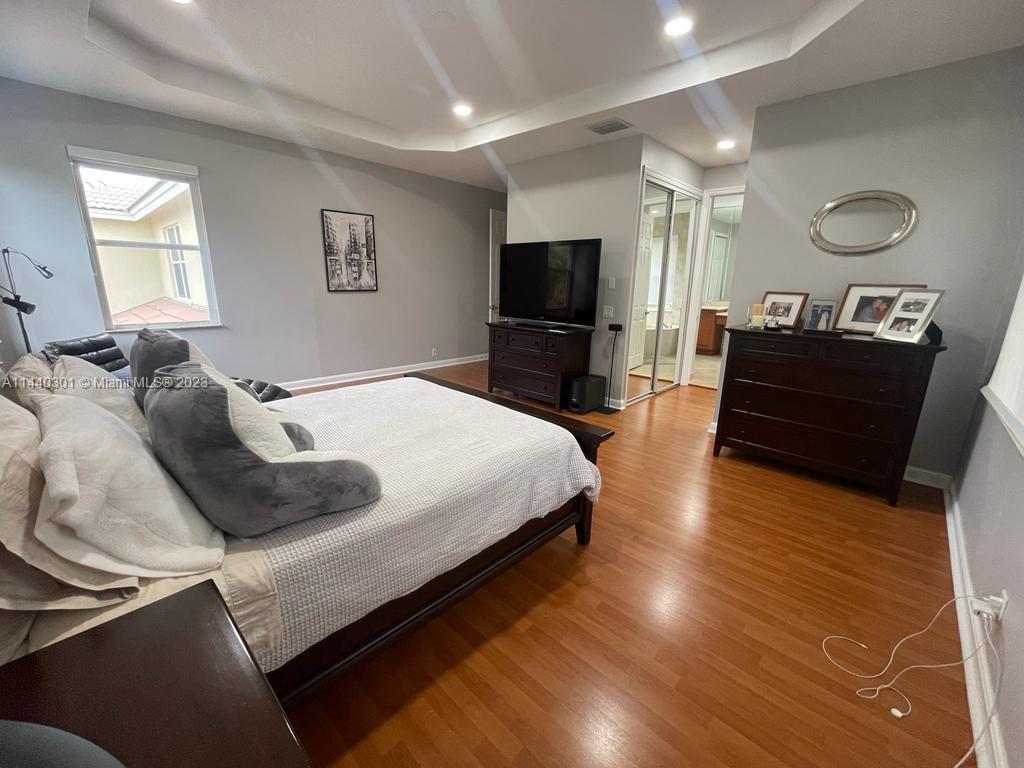 POD 7 AT MONARCH LAKES - Residential Lease