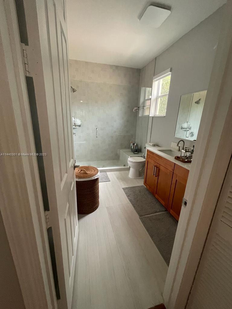 POD 7 AT MONARCH LAKES - Residential Lease