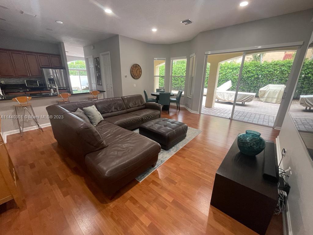 POD 7 AT MONARCH LAKES - Residential Lease