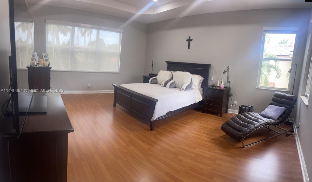 POD 7 AT MONARCH LAKES - Residential Lease