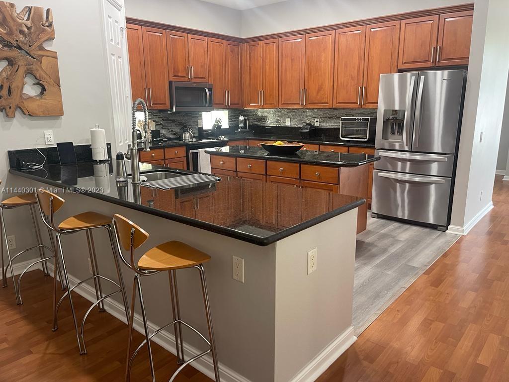 POD 7 AT MONARCH LAKES - Residential Lease