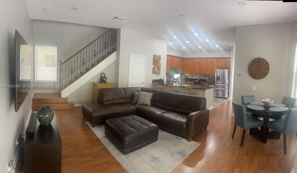 POD 7 AT MONARCH LAKES - Residential Lease