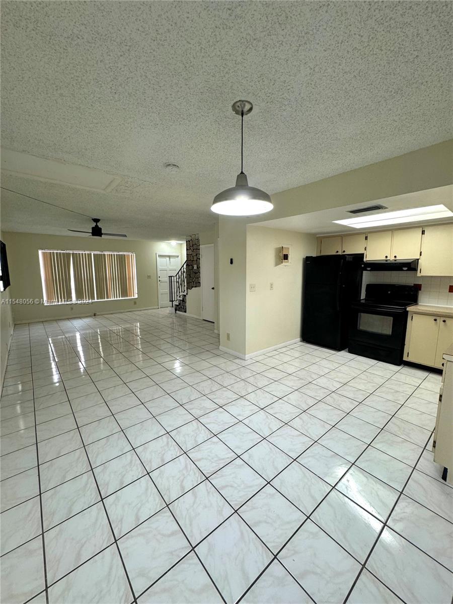 ROYAL OAKS TOWNHOUSE 9 CO - Residential Lease