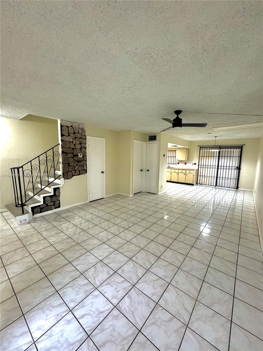 ROYAL OAKS TOWNHOUSE 9 CO - Residential Lease