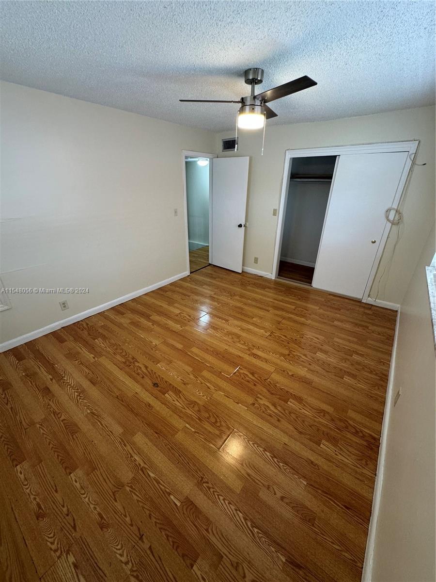 ROYAL OAKS TOWNHOUSE 9 CO - Residential Lease