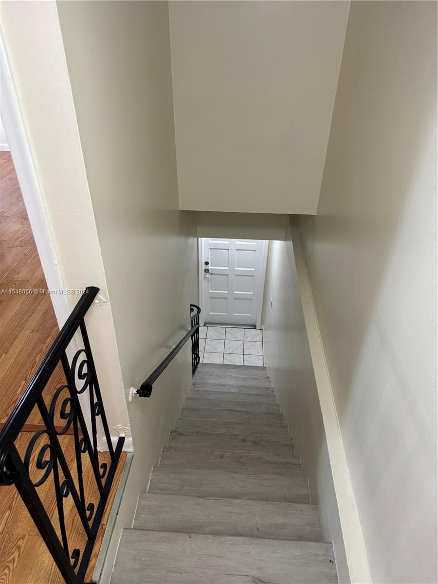 ROYAL OAKS TOWNHOUSE 9 CO - Residential Lease