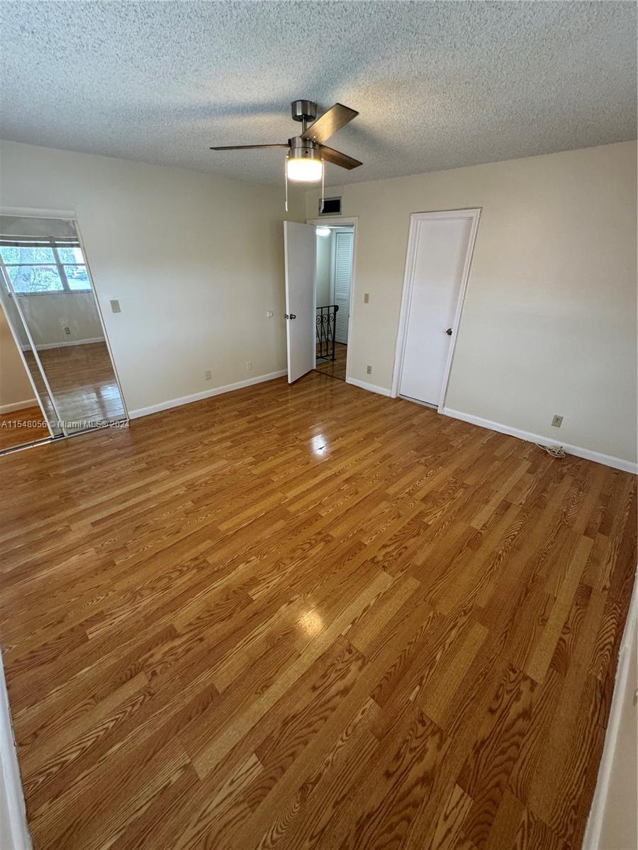 ROYAL OAKS TOWNHOUSE 9 CO - Residential Lease
