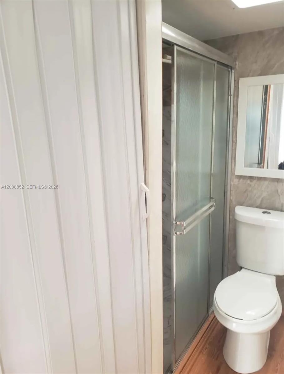 1085 NW 185th Ter RV