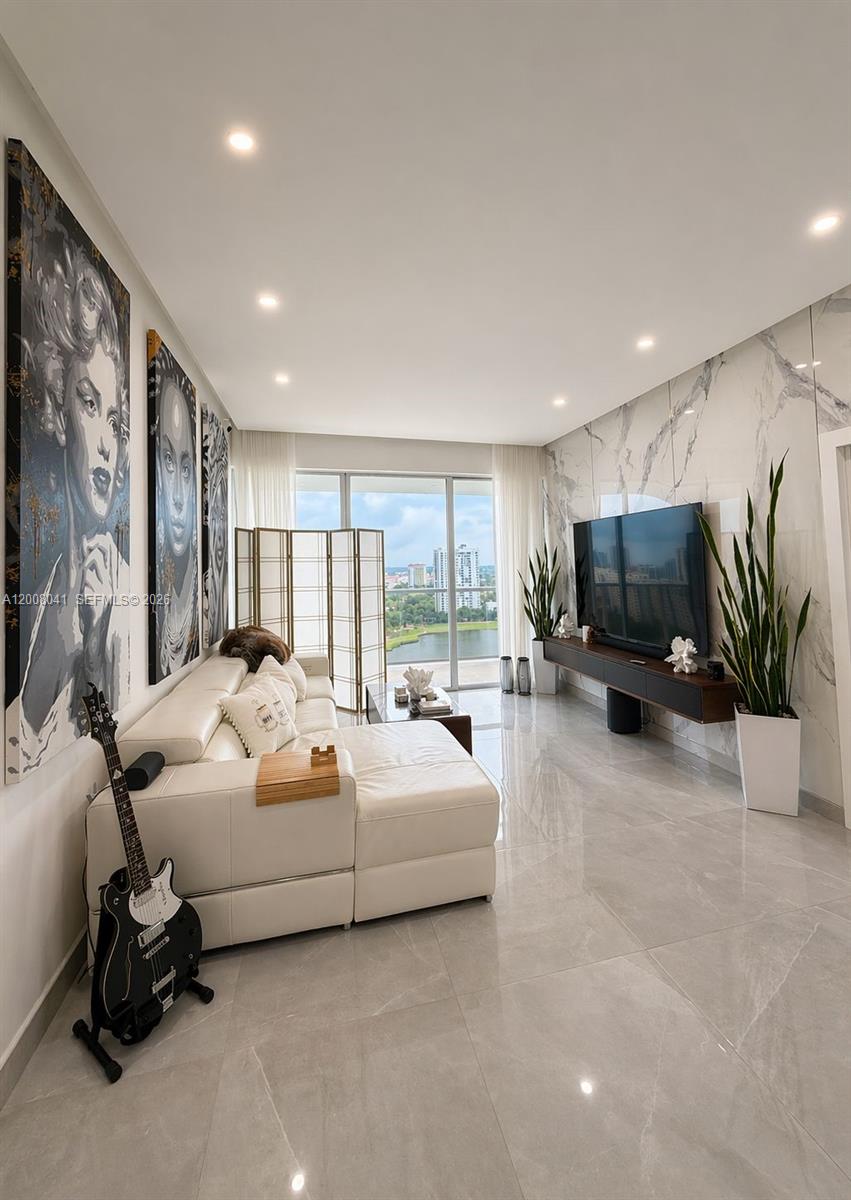 3731 N Country Club Dr PH-24