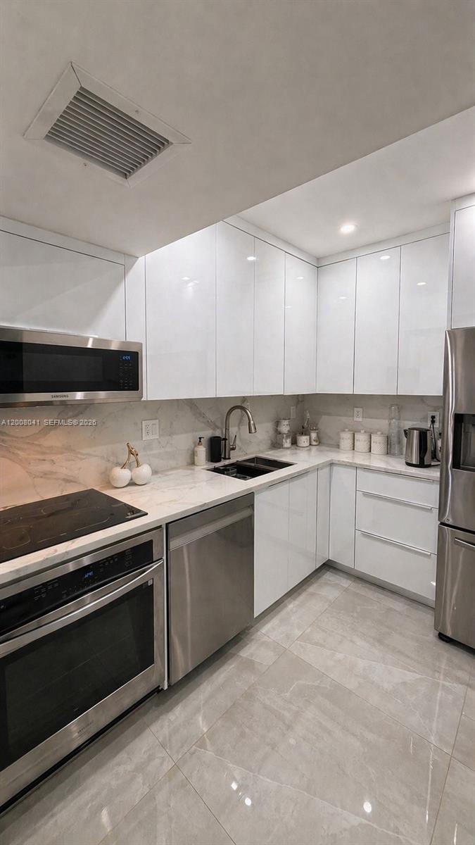 3731 N Country Club Dr PH-24