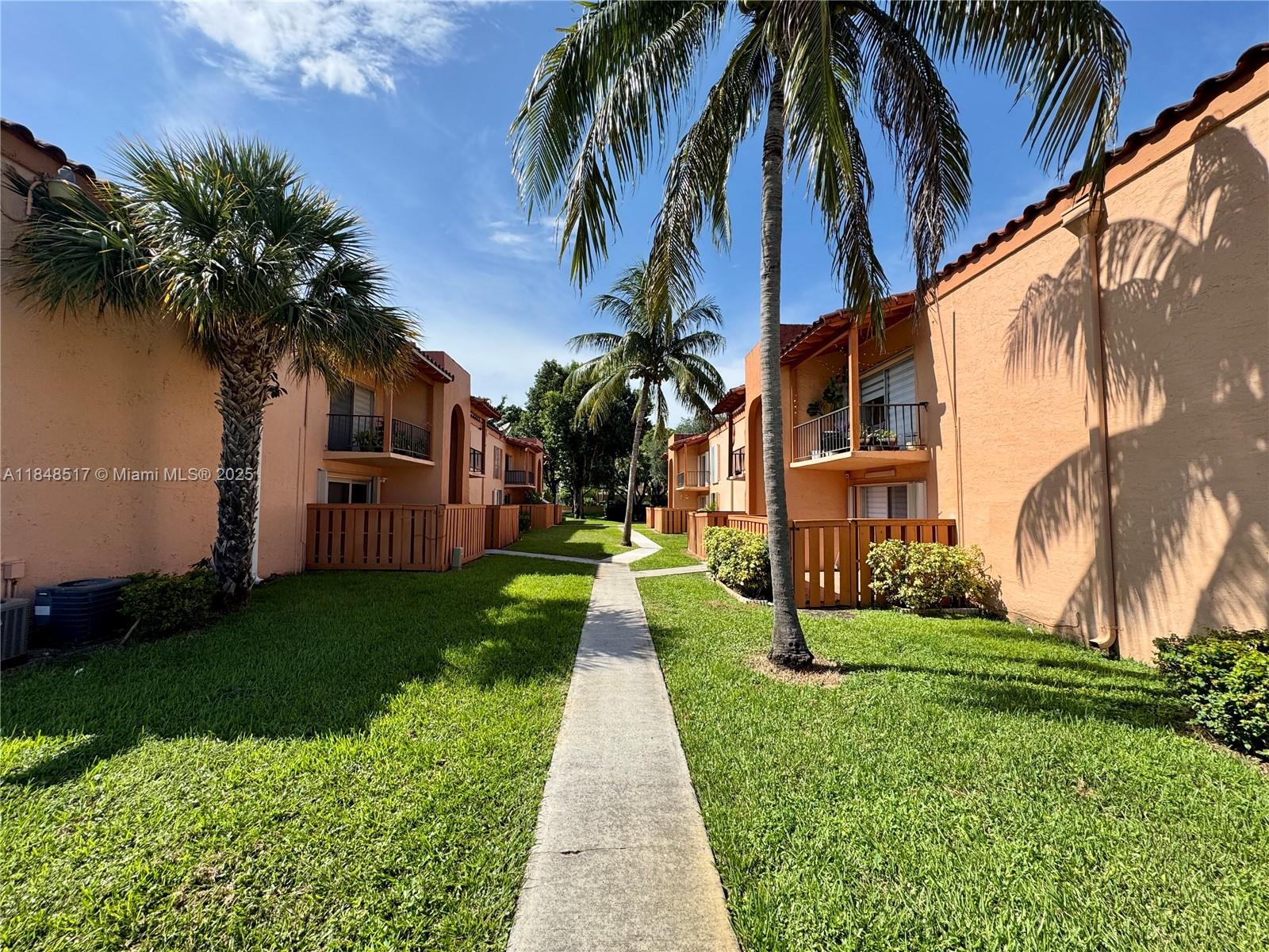 7160 Fairway Dr J16