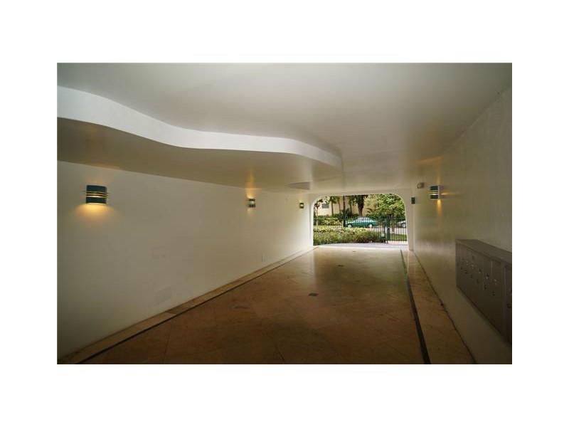 LASER CONDO - Residential Lease