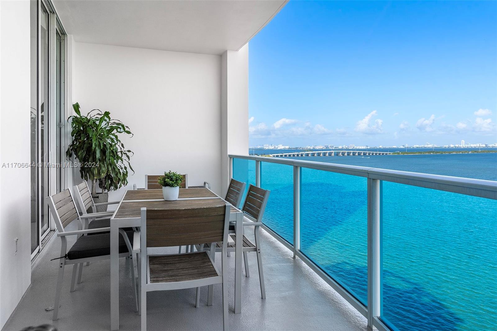 NEW WAVE CONDO - Residential