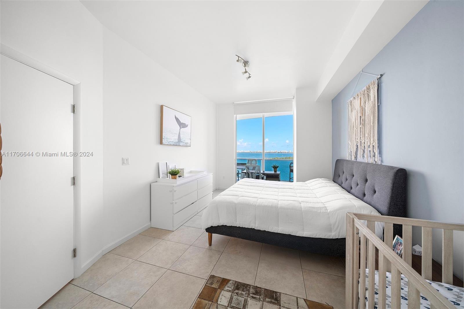 NEW WAVE CONDO - Residential