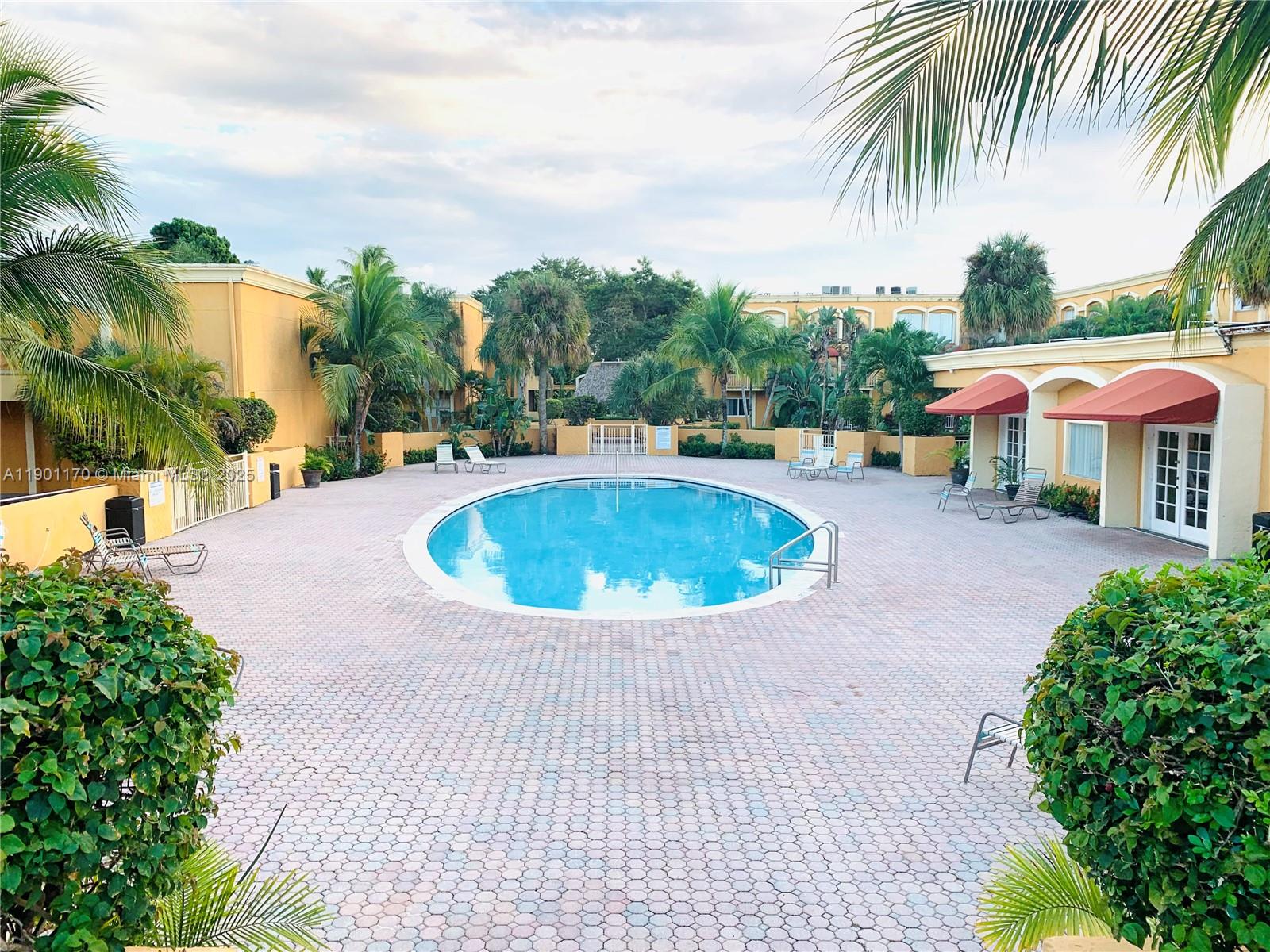 VENETIAN GARDENS AT COUNT - Residential Lease