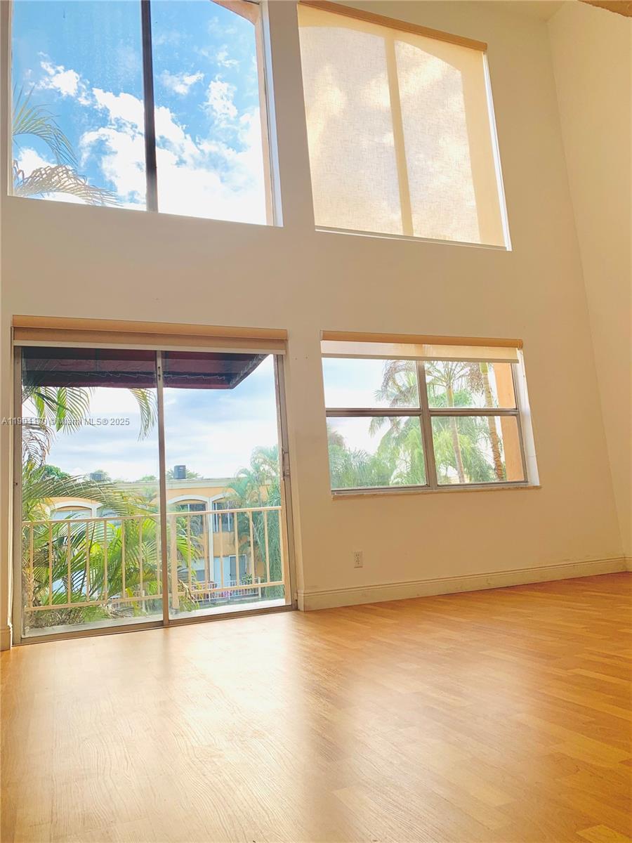 VENETIAN GARDENS AT COUNT - Residential Lease