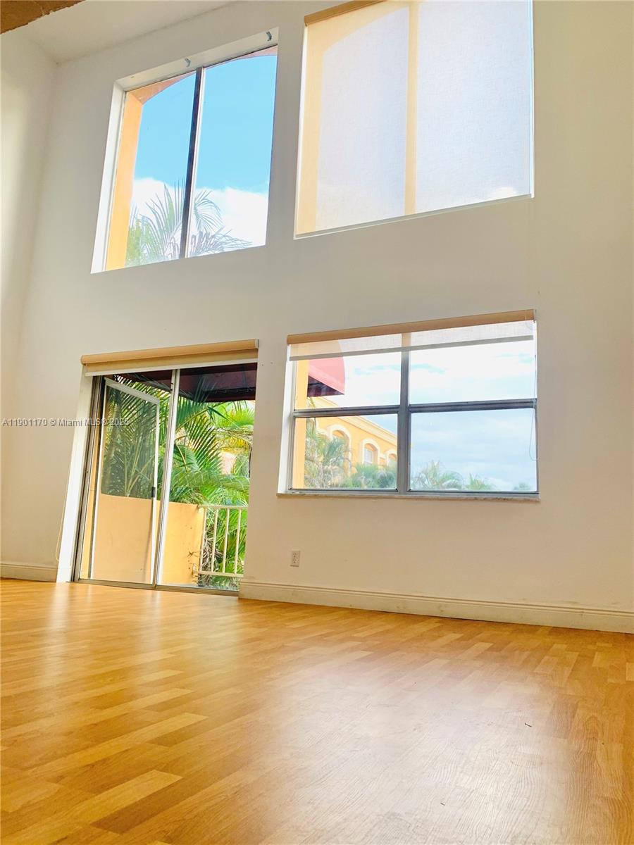 VENETIAN GARDENS AT COUNT - Residential Lease