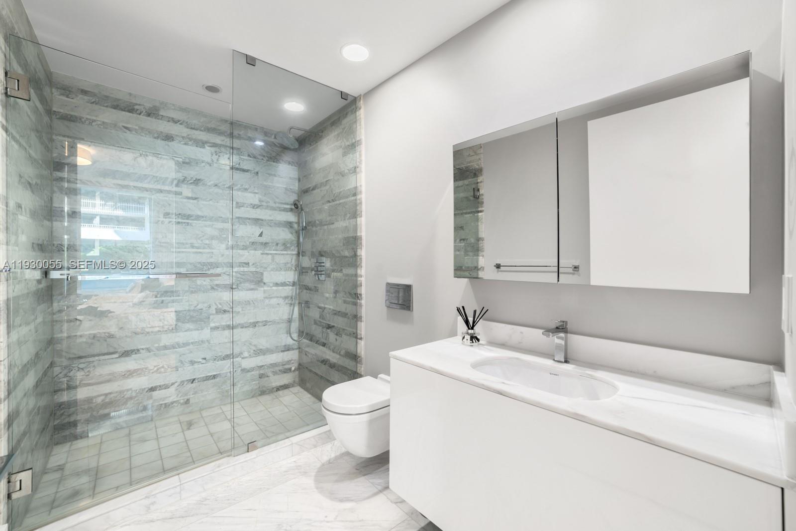 OCEANA BAL HARBOUR CONDO - Residential