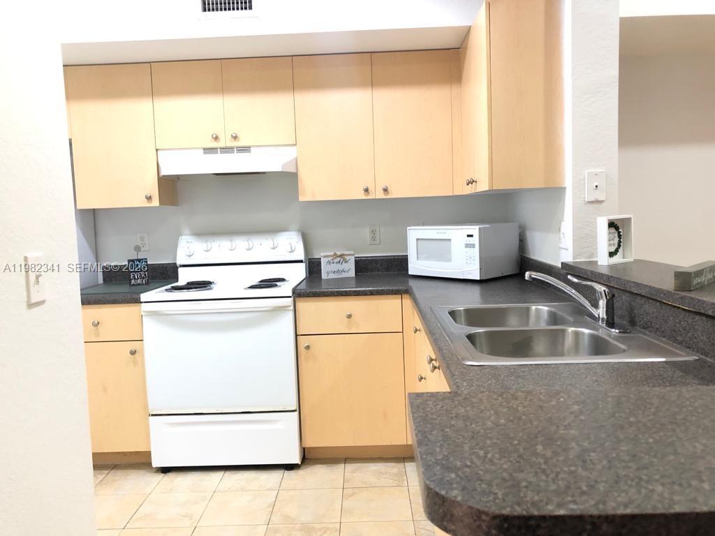 AVENTINE AT MIRAMAR CONDO - Residential Lease