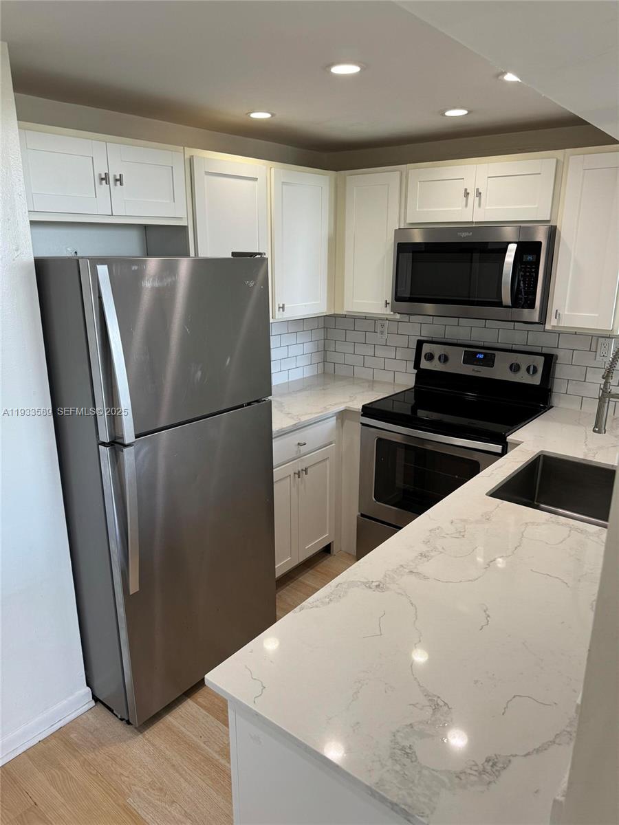 PLAZA 15 CONDO - Residential