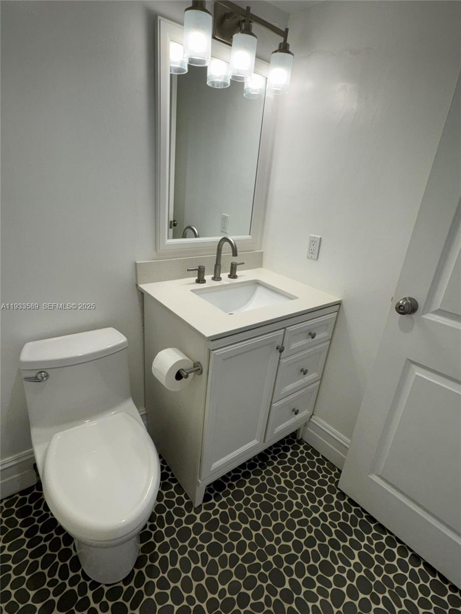 PLAZA 15 CONDO - Residential