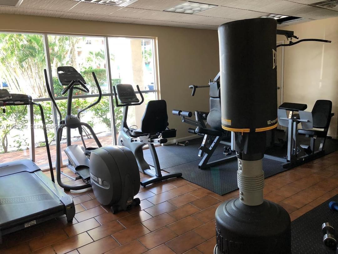 PLAZA 15 CONDO - Residential