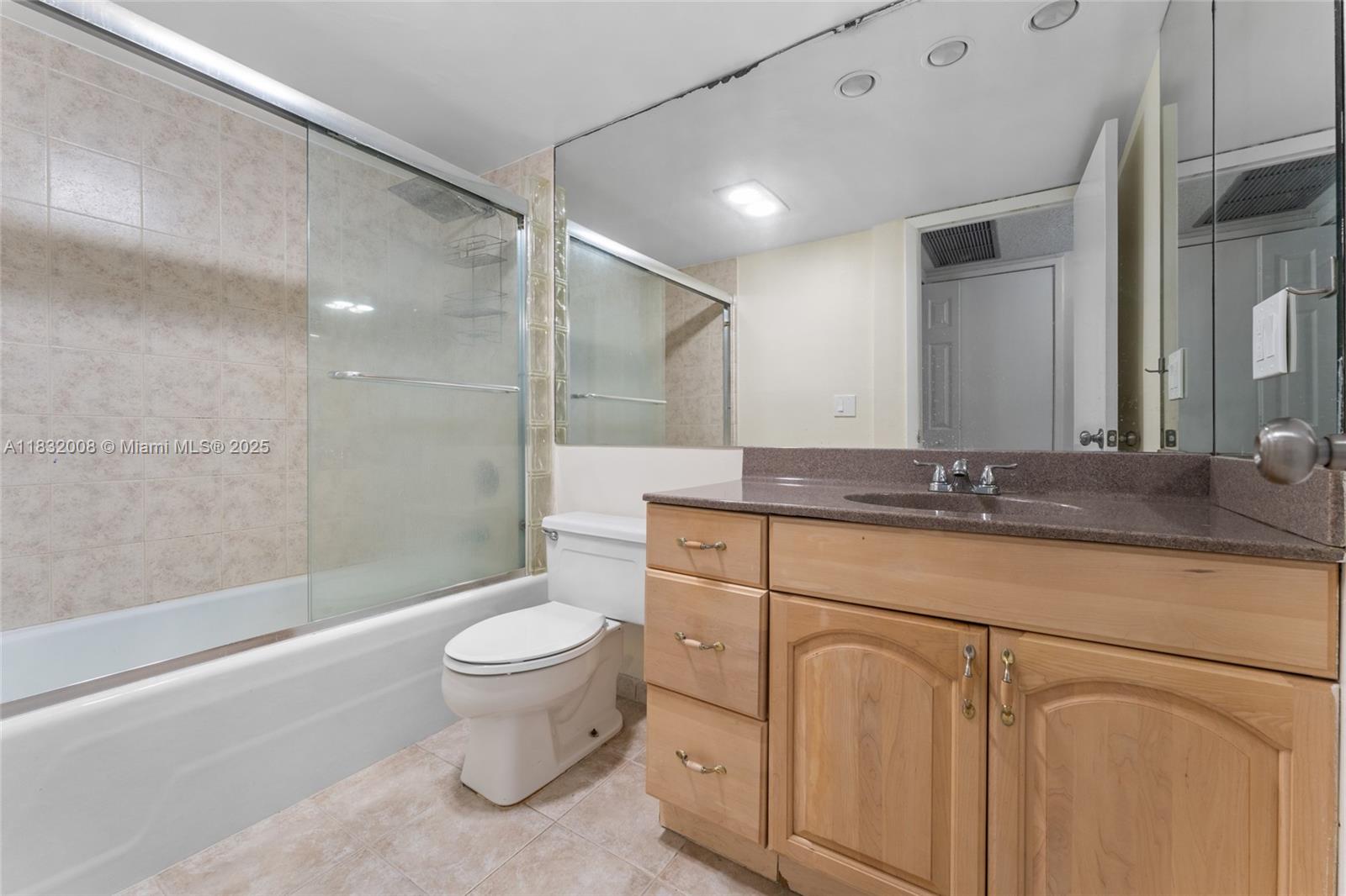 FLAMENCO CONDO TOWER I - Residential