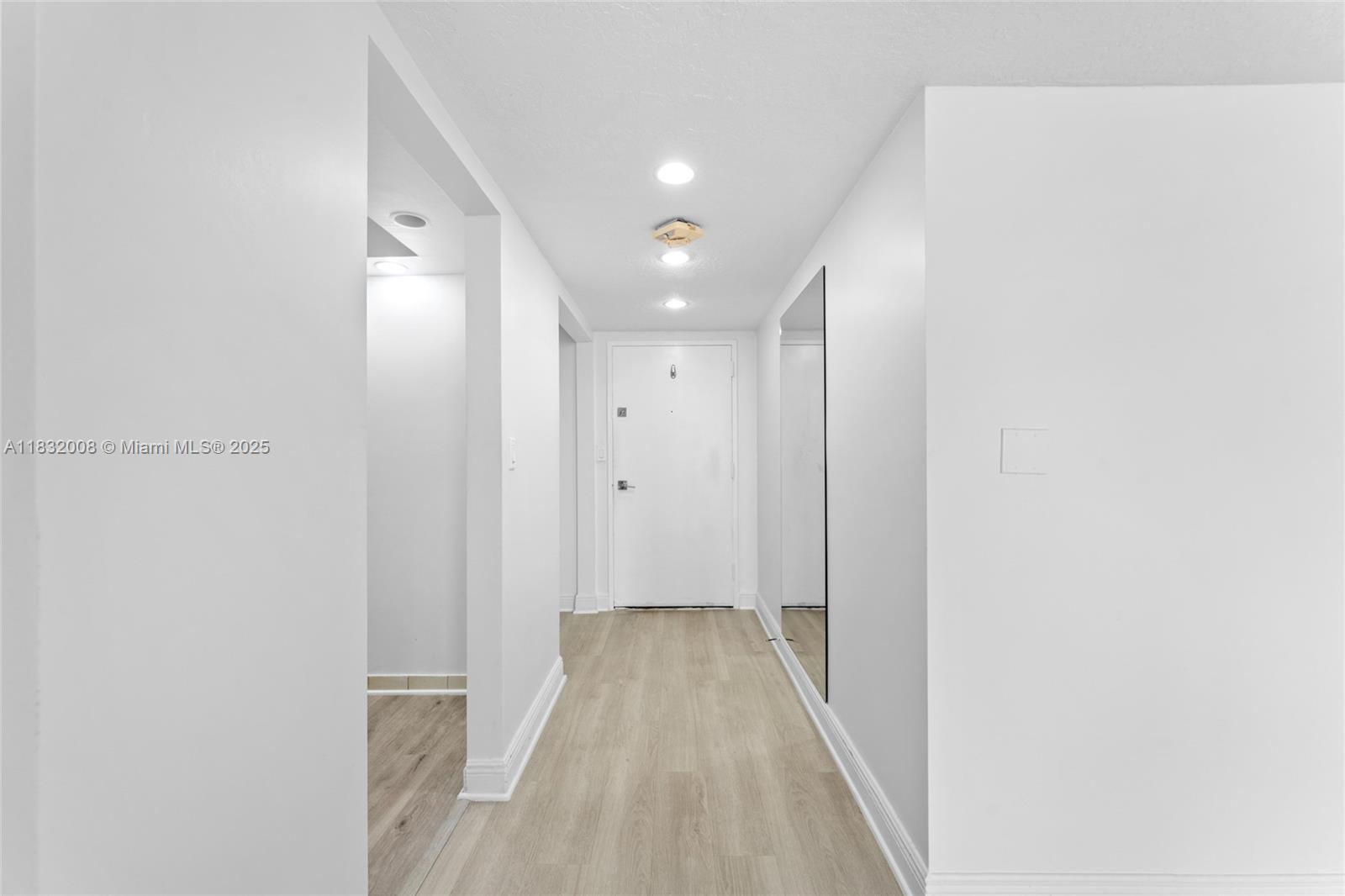 FLAMENCO CONDO TOWER I - Residential