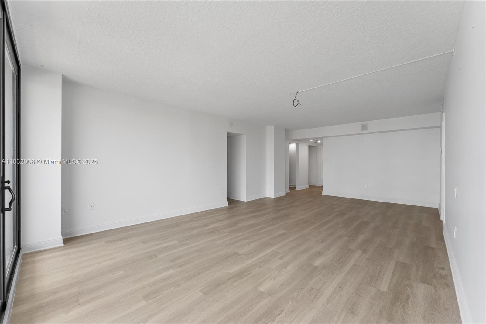 FLAMENCO CONDO TOWER I - Residential