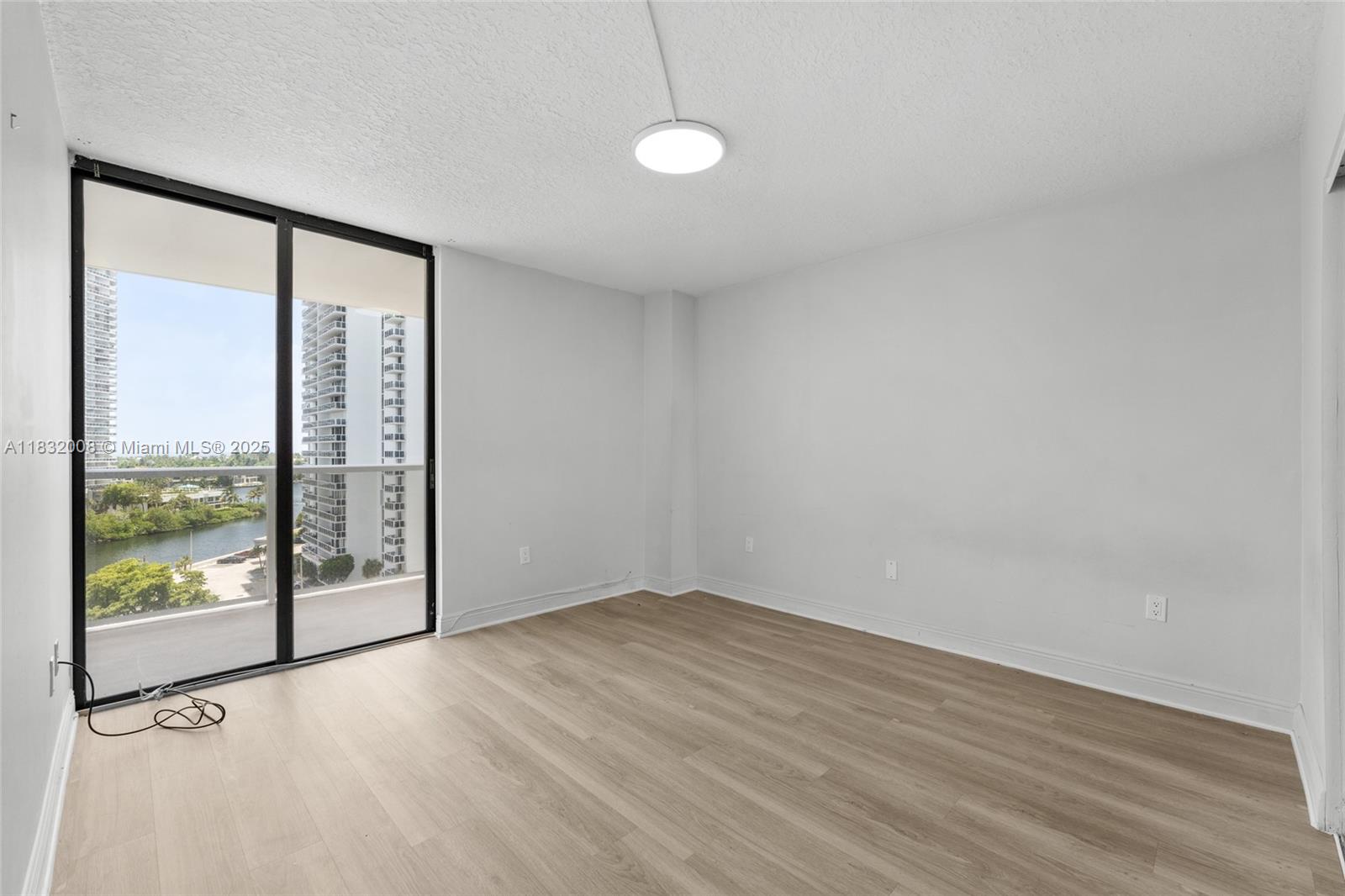 FLAMENCO CONDO TOWER I - Residential