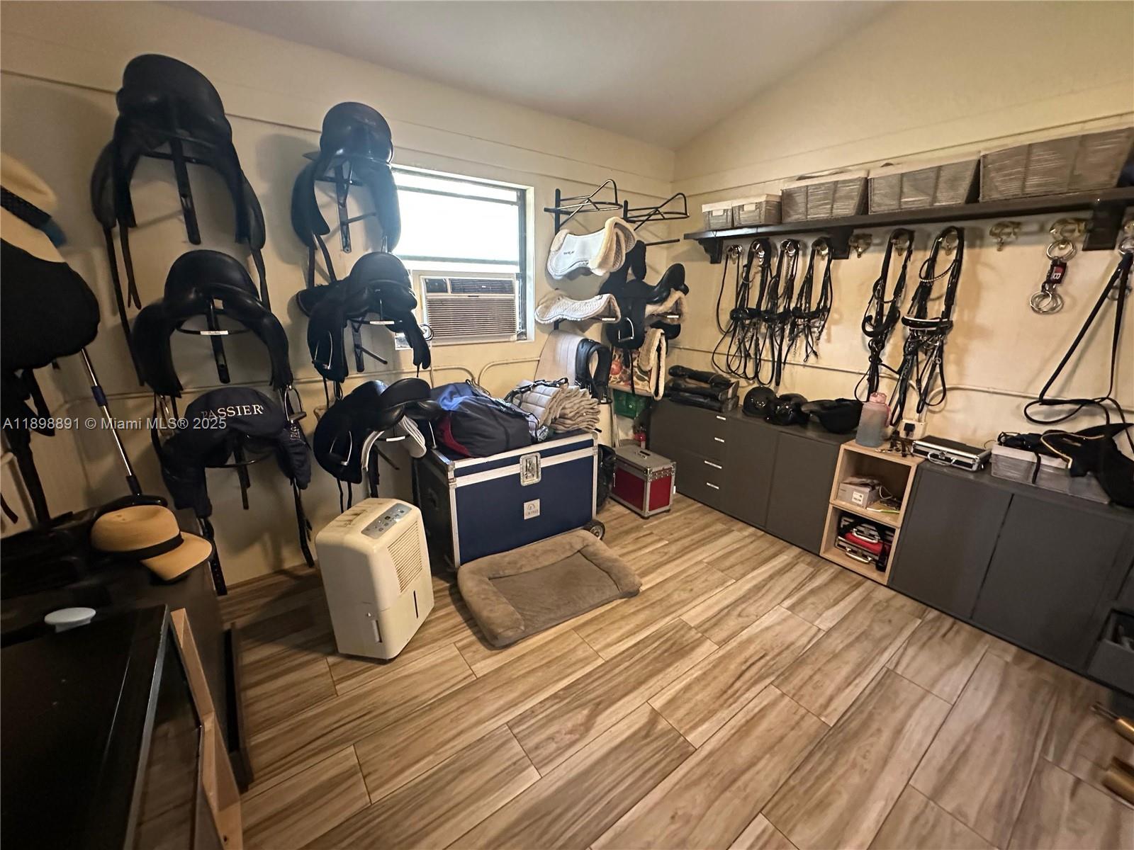 LOXAHATCHEE GROVES - Residential