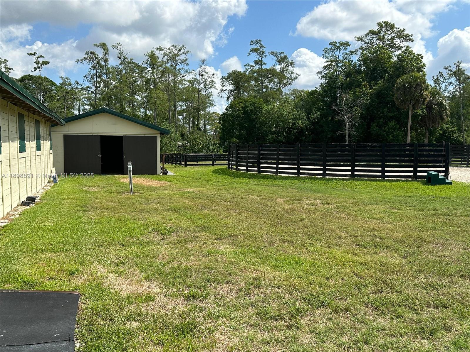 LOXAHATCHEE GROVES - Residential