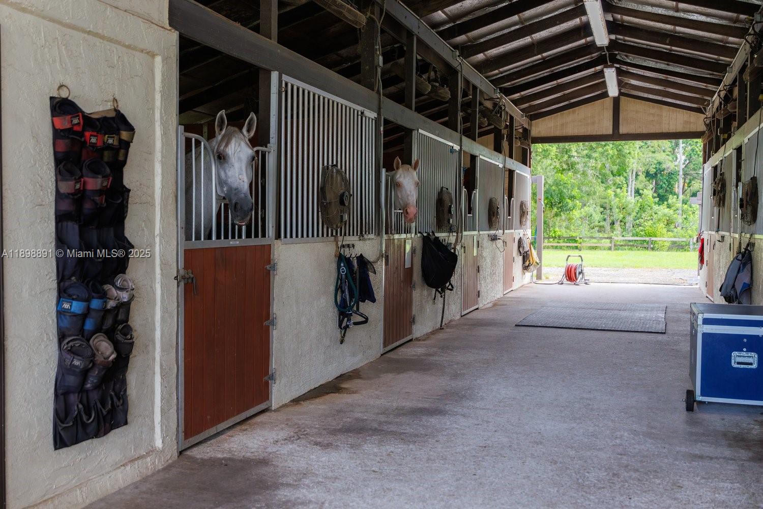 LOXAHATCHEE GROVES - Residential