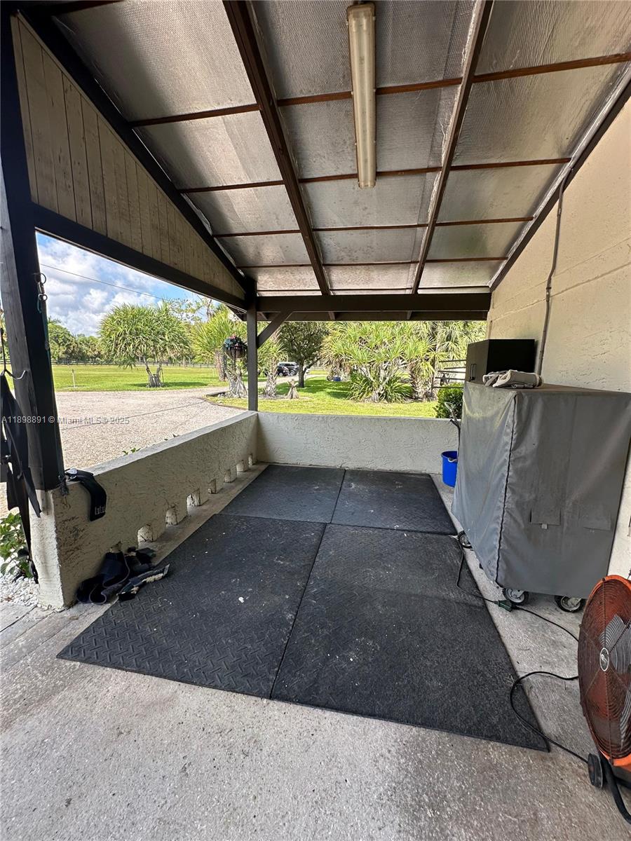 LOXAHATCHEE GROVES - Residential