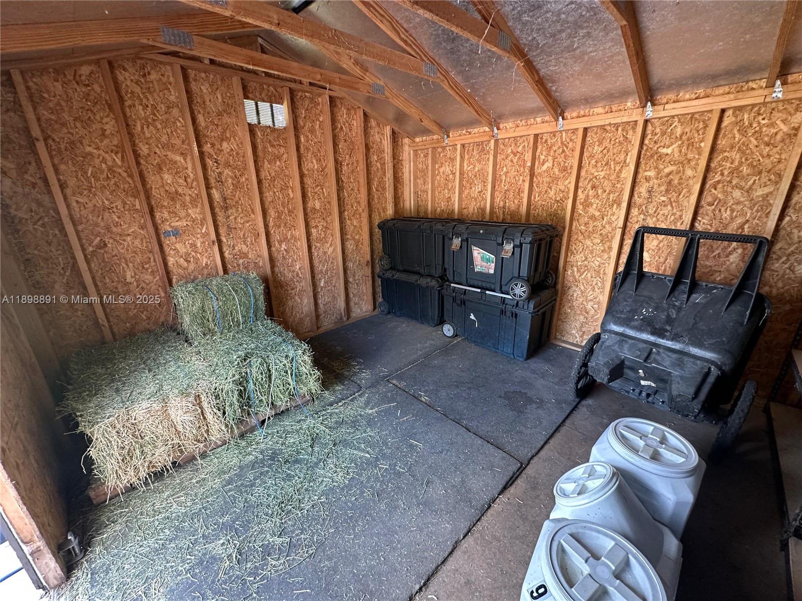 LOXAHATCHEE GROVES - Residential