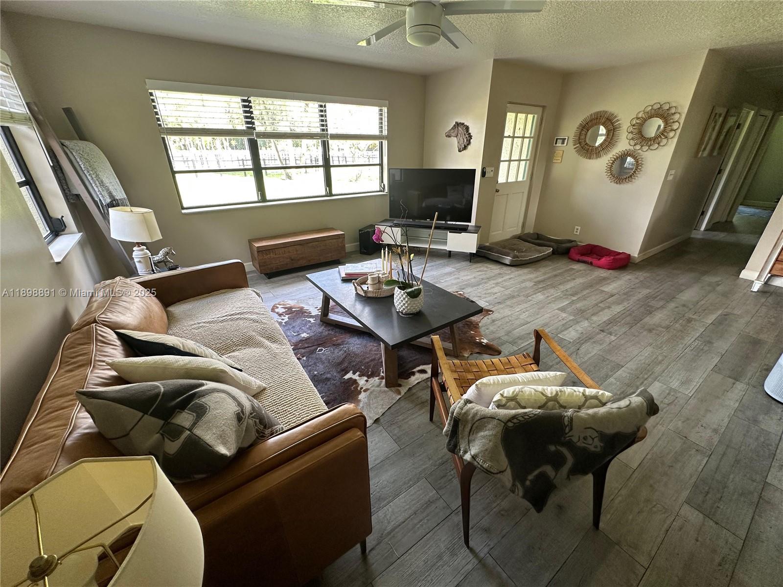 LOXAHATCHEE GROVES - Residential