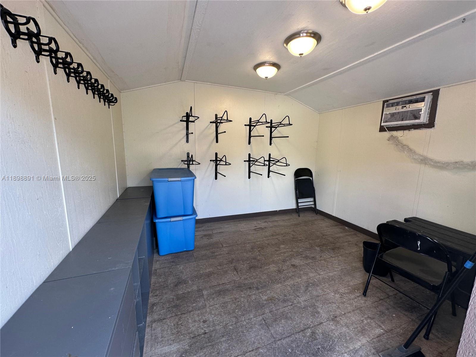 LOXAHATCHEE GROVES - Residential