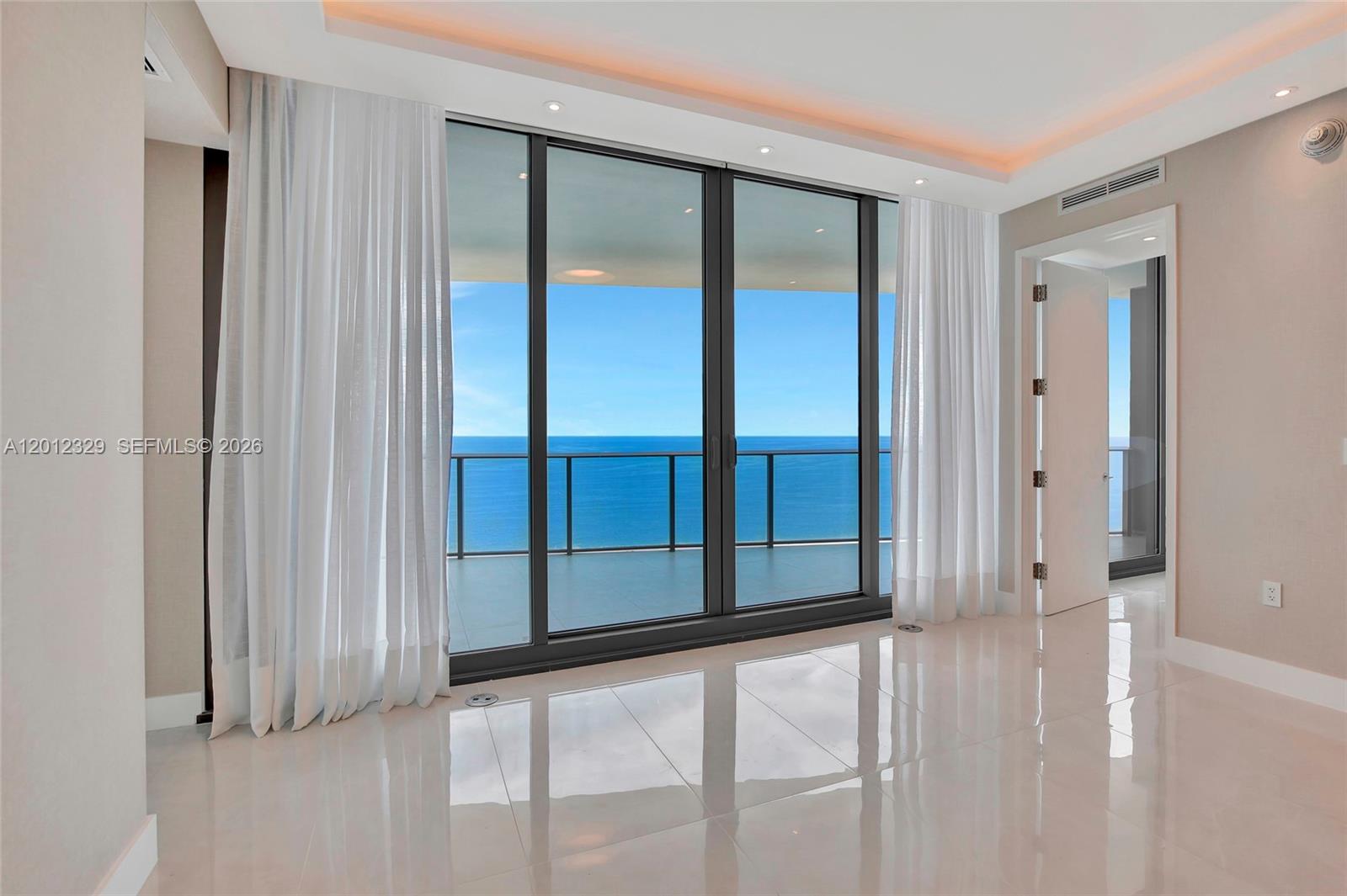 RITZ CARLTON RESIDENCES - Residential Lease