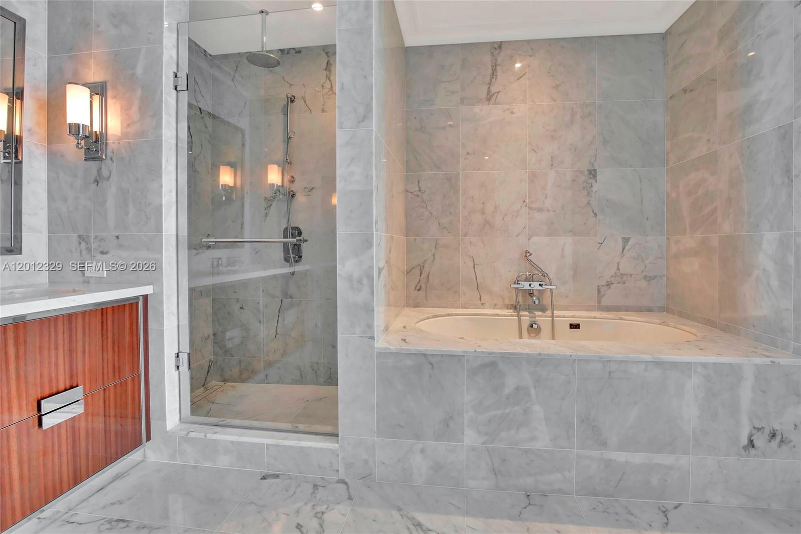 RITZ CARLTON RESIDENCES - Residential Lease