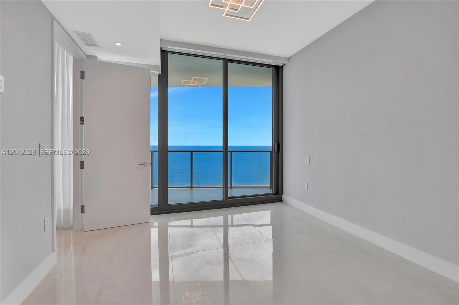 RITZ CARLTON RESIDENCES - Residential Lease