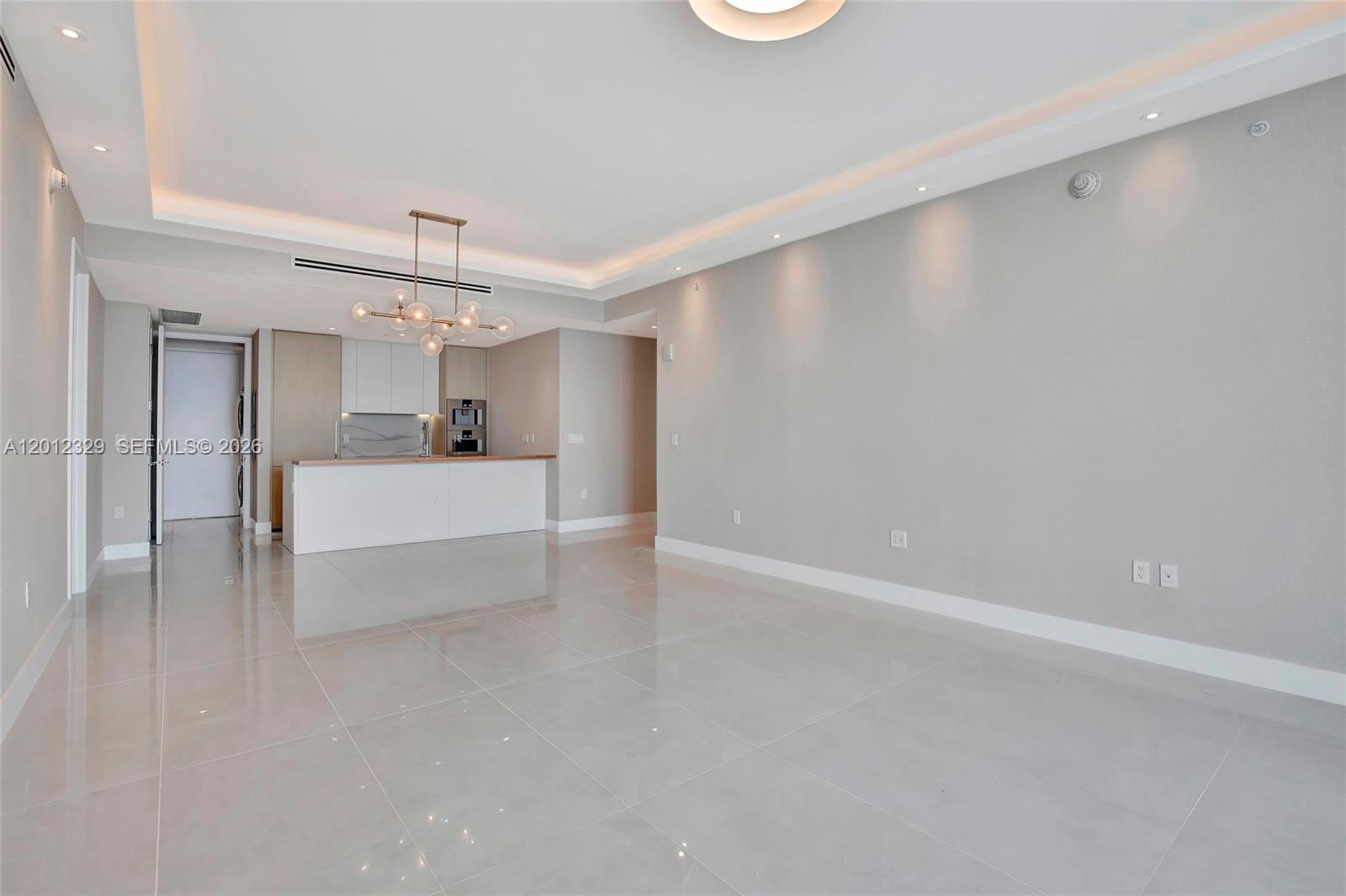 RITZ CARLTON RESIDENCES - Residential Lease