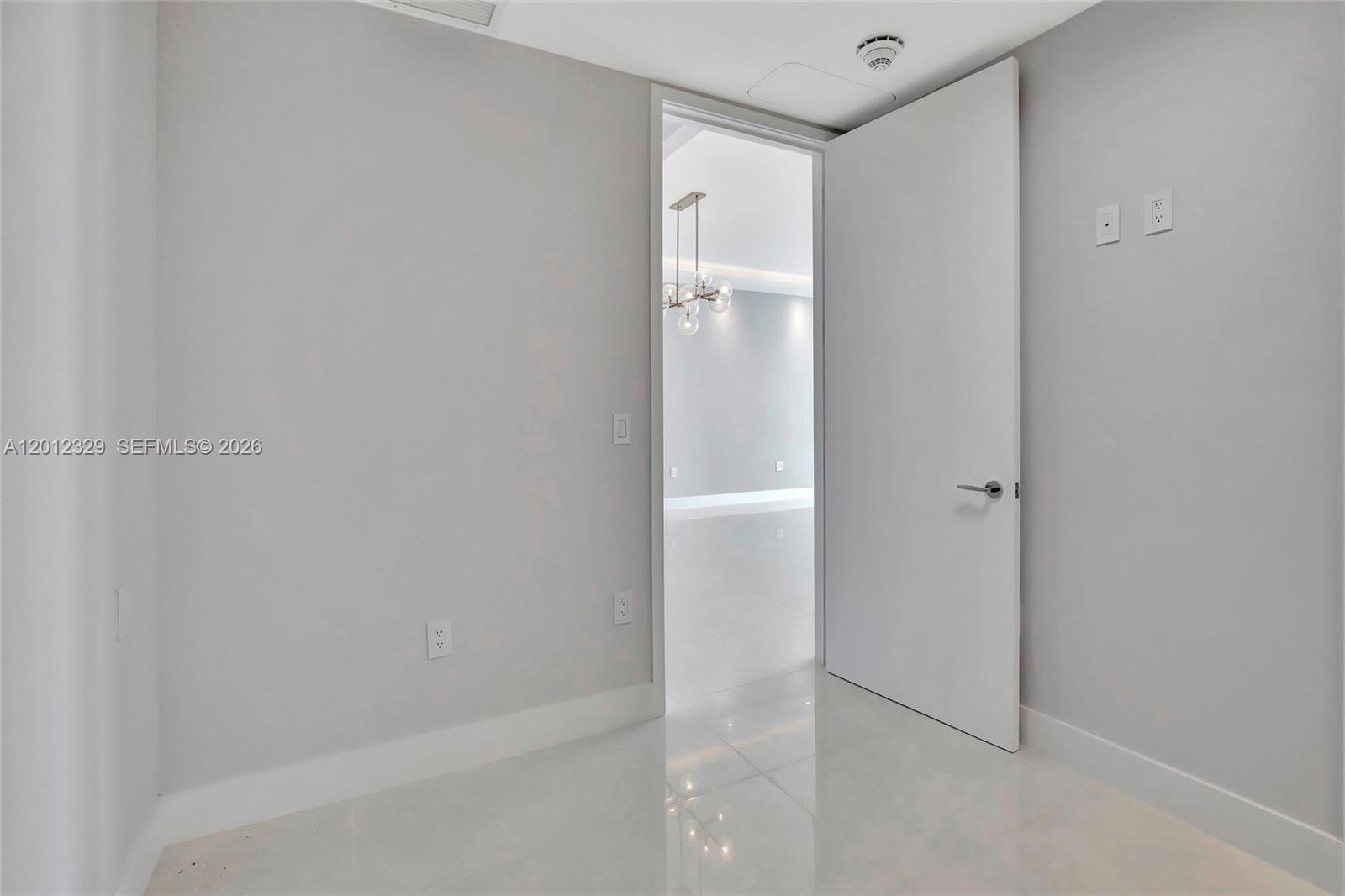 RITZ CARLTON RESIDENCES - Residential Lease