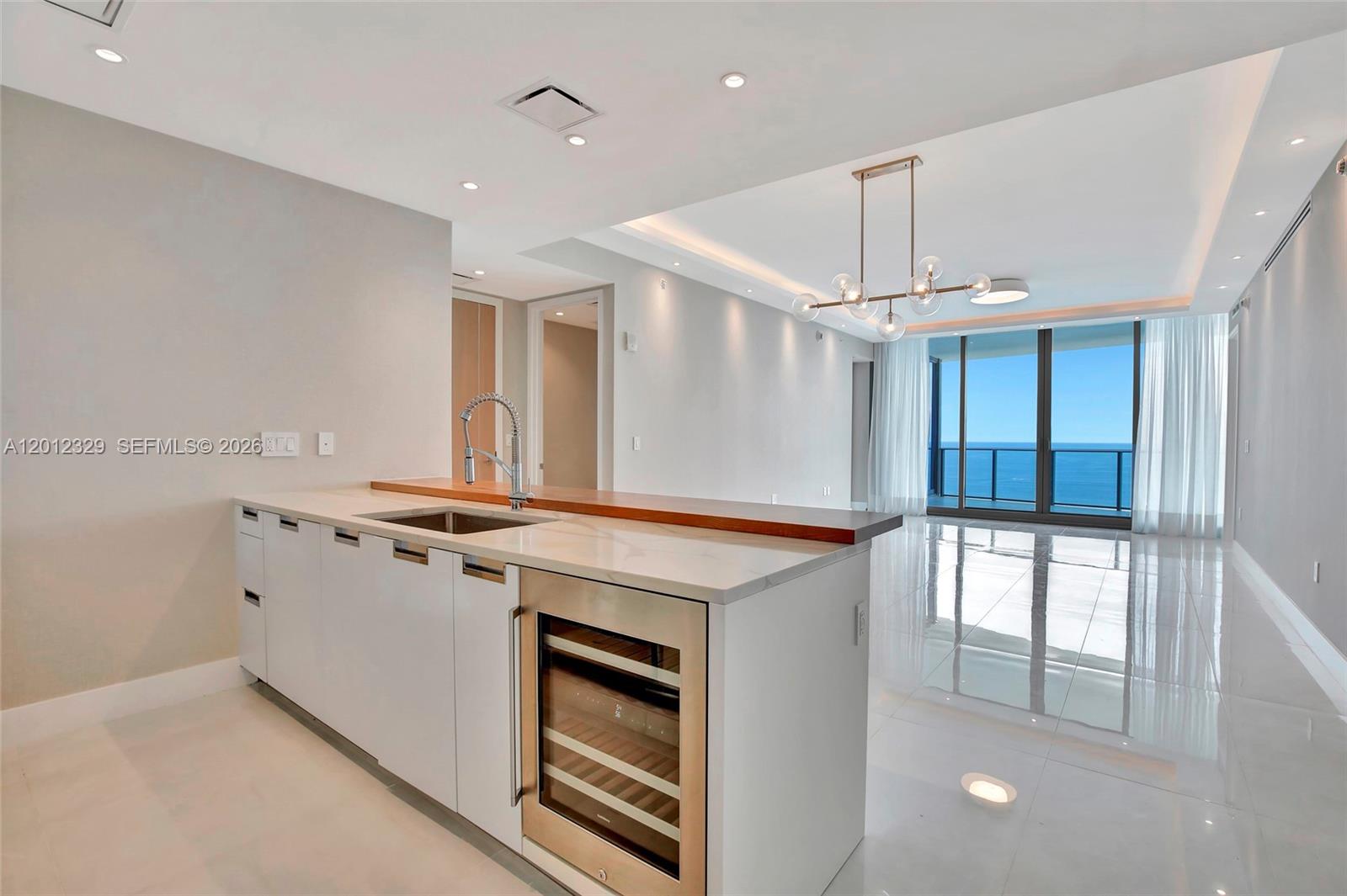 RITZ CARLTON RESIDENCES - Residential Lease