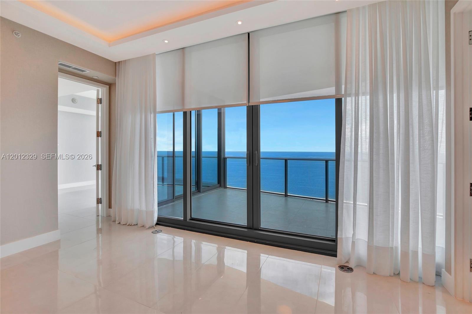 RITZ CARLTON RESIDENCES - Residential Lease