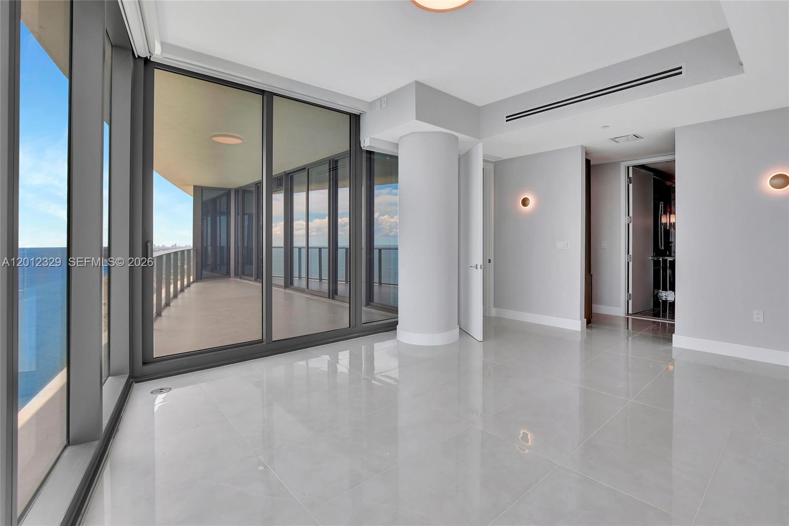 RITZ CARLTON RESIDENCES - Residential Lease