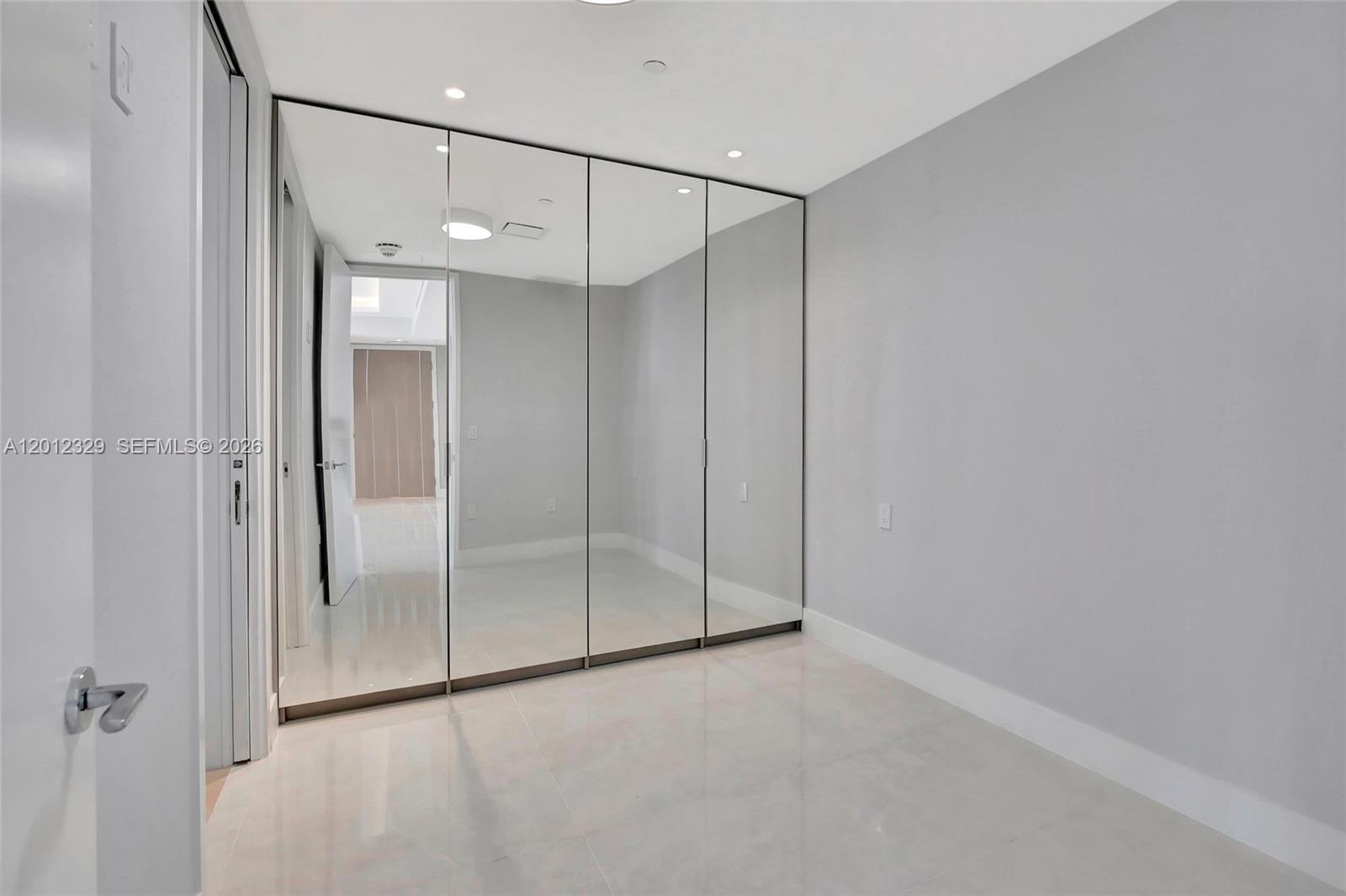 RITZ CARLTON RESIDENCES - Residential Lease